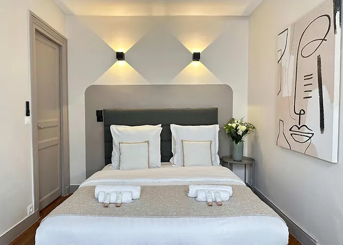 Arc De Triomphe - Prestige With Lift For 5 *
