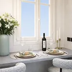 Arc De Triomphe - Prestige With Lift For 5 Daire