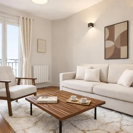 Arc De Triomphe - Prestige With Lift For 5 Daire