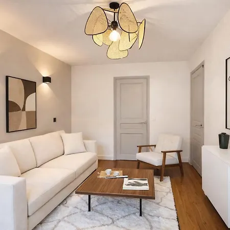 Daire Arc De Triomphe - Prestige With Lift For 5 *