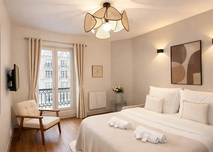 Arc De Triomphe - Prestige With Lift For 5 شقة